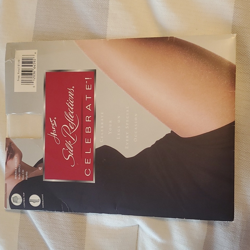 Ladies Hanes Silk Reflections sparkle effect pantyhose, size CD, NWT